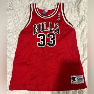 Champion NBA Vintage Bulls 33 Pippen Red Jersey XL(18-20)